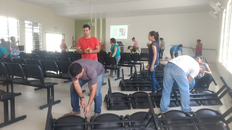 Paupina — Salão Do Reino Das Testemunhas De Jeová